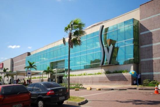 Liquidações em shoppings da Grande Vitória têm descontos de até 70%