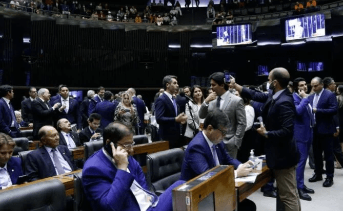 Deputados derrotados foram os que mais trabalharam de 2019 a 22