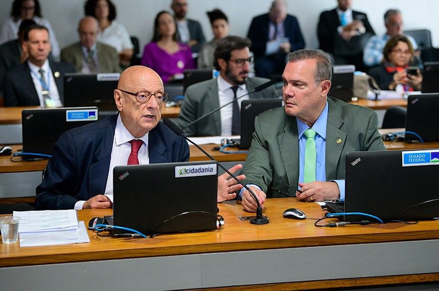 Cooperação entre Brasil e Marrocos na área de Defesa passa na CRE