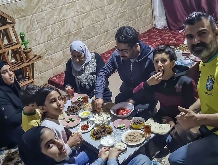 Brasileiros esperam resgate na fronteira entre Gaza e Egito