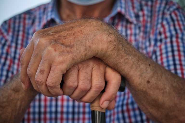 Comissão debate regulamentação da profissão de gerontólogo