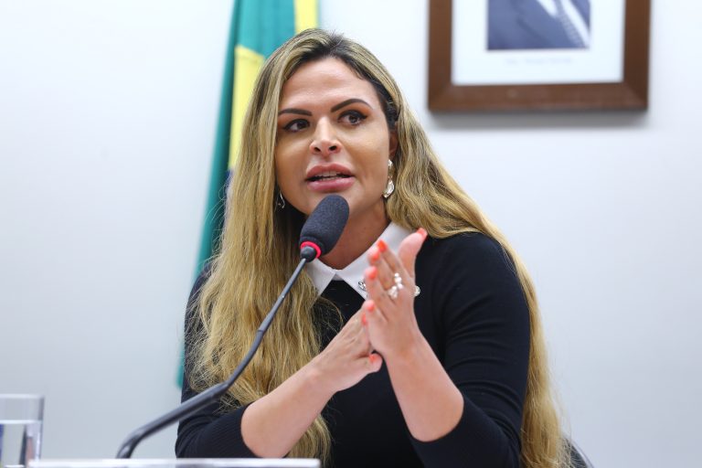 Deputados aprovaram projetos que beneficiam pessoas com transtorno do espectro autista