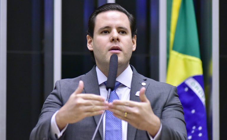 Comissão debate impacto da tributação de compras internacionais