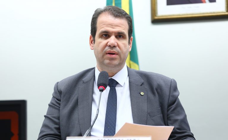 Comissão debate norma que reduz percentual de compra nacional em contrato de exploração de petróleo