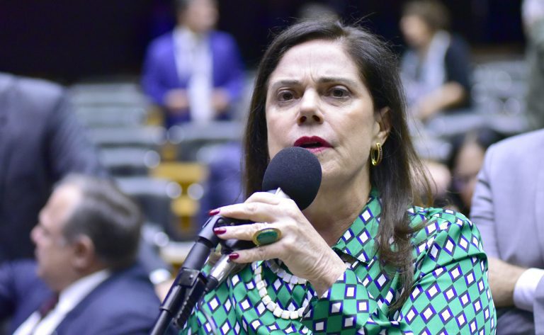 Comissão aprova projeto que estabelece regras para pesquisas com seres humanos