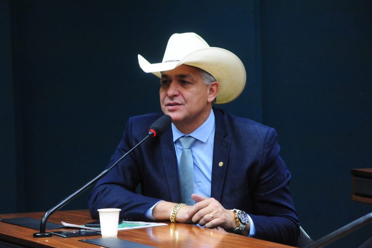Projeto institui edital de financiamento cultural de projetos de rodeio no Brasil
