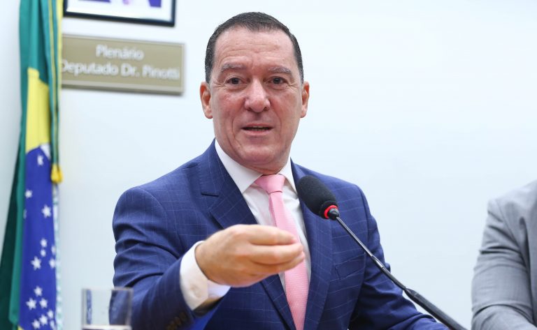 Projeto responsabiliza hospitais em casos de troca de bebês recém-nascidos