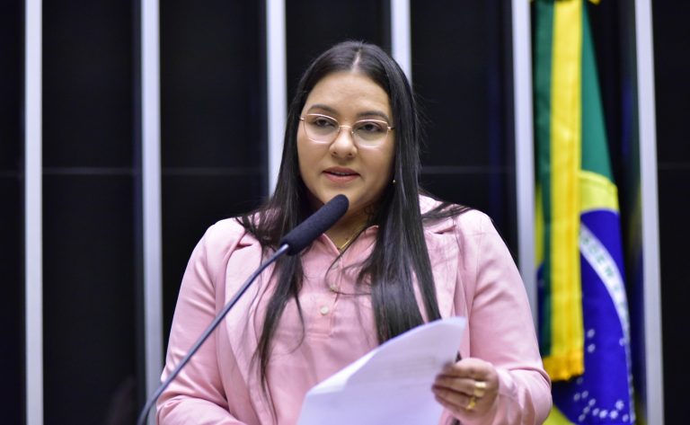 Comissão aprova projeto que autoriza acompanhante para paciente autista internado em UTI