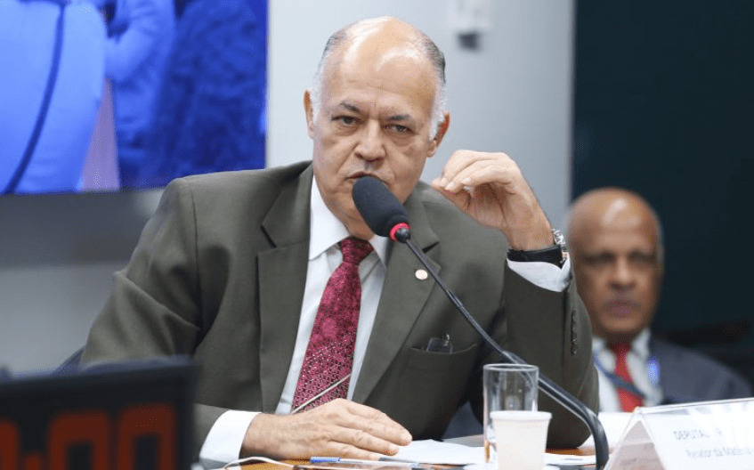 Pastor Eurico é eleito presidente da Comissão de Previdência