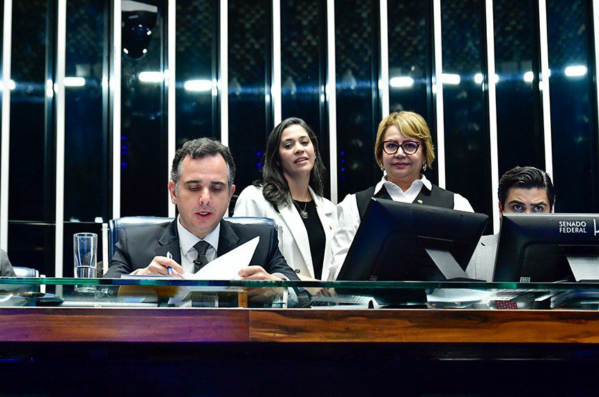 Salas exclusivas para mulheres vítimas de violência no SUS são aprovadas pelo Senado