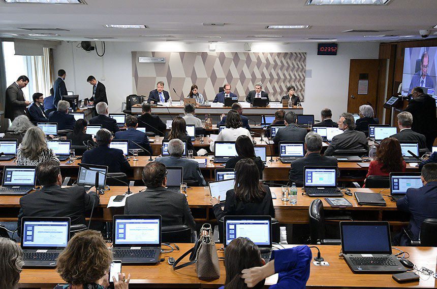 Juristas finalizam anteprojeto de código civil com inovações no direito digital e de família