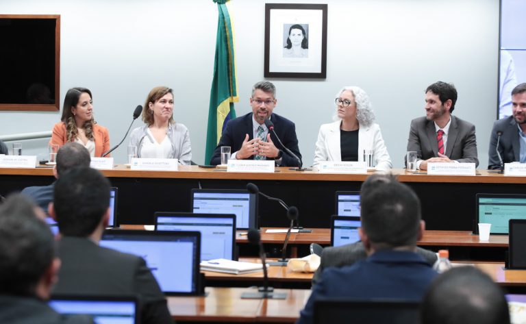 Governo lançará edital para distribuição de equipamentos de TV digital aos municípios