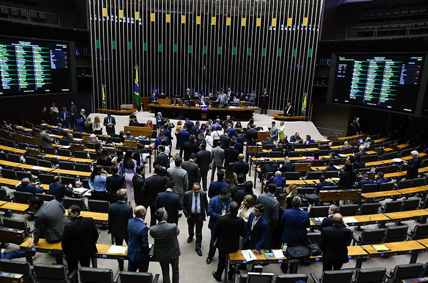 Congresso extingue saídas temporárias de presos em feriados pela segunda vez