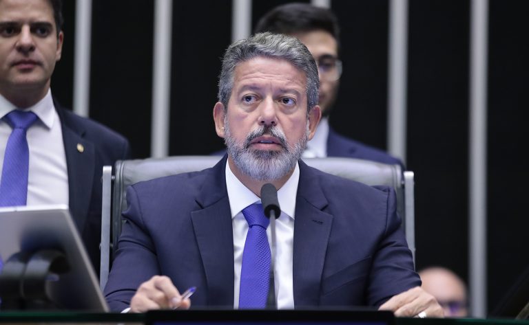 Grupos de trabalho são estabelecidos para discutir a regulamentação da reforma tributária
