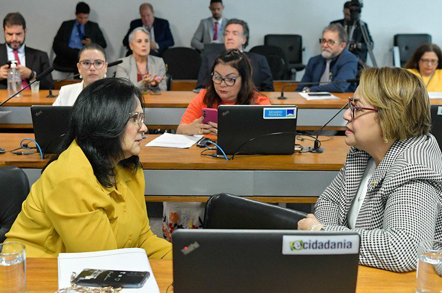Licença-Maternidade estendida para complicações no parto recebe aprovação da CAS