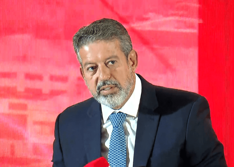 Programa de Expansão de Crédito Deve Passar Sem Obstáculos na Câmara, Afirma Lira