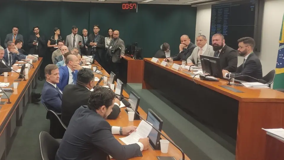 Comissão da Câmara aprova projeto que propõe desarmamento da segurança pessoal do presidente e ministros