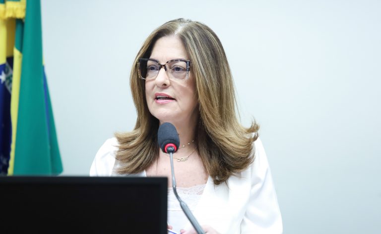 Projeto de lei sugere estabilidade no emprego por seis meses para trabalhadora que denunciar assédio sexual no trabalho