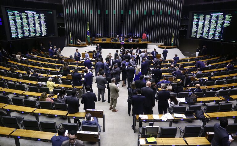 Câmara dos Deputados pode votar projeto sobre reestruturação de carreiras do Executivo nesta terça-feira (20)