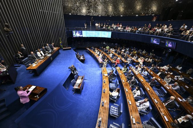 Senado tem até quarta (25) para votar projeto que amplia número de deputados federais