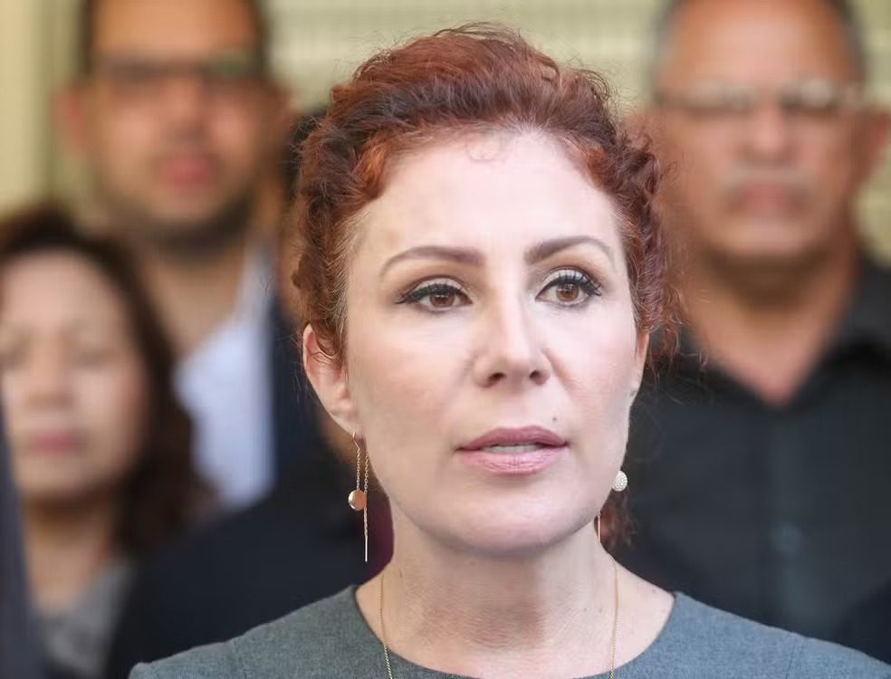 CCJ da Câmara abre prazo para defesa de Carla Zambelli em processo que pode levar à cassação
