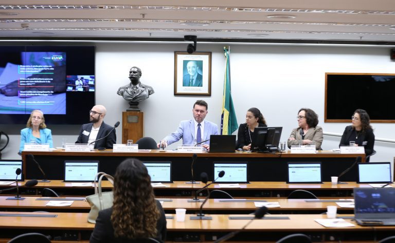 Novo Plano Nacional de Educação mira combate ao analfabetismo e fortalecimento da EJA