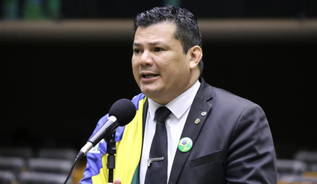 Conselho de Ética da Câmara dos Deputados instaura processo contra Gilvan da Federal