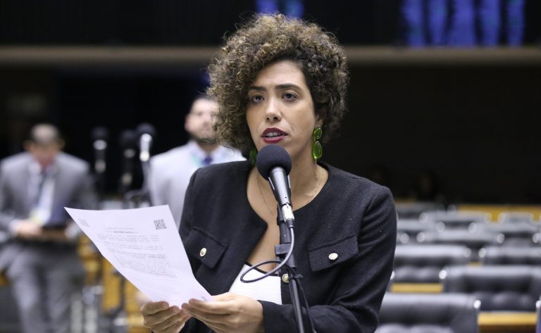 A Câmara dos Deputados aprovou projeto de lei que prevê a apuração do valor econômico e do impacto da economia do cuidado no desenvolvimento econômico e social do País. O texto será enviado ao Senado.