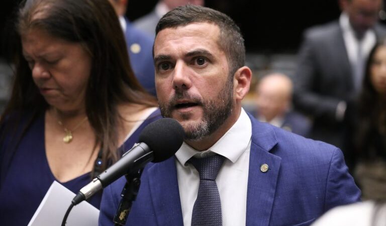 Comissão aprova projeto que veda prisão domiciliar para chefes de organizações criminosas e de milícias