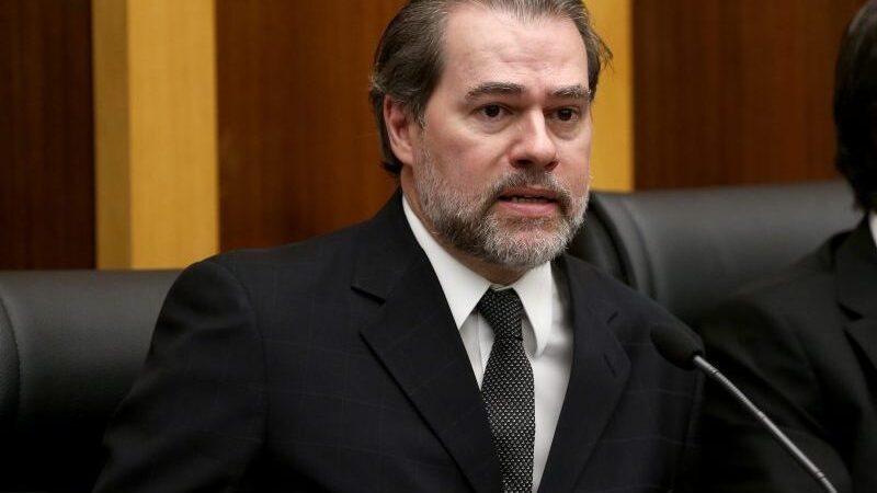 Congresso planeja entrar no caso Master com CPI e pressão sobre Toffoli