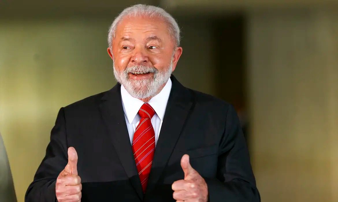 Lula reconhece falhas no STF, mas descarta confronto entre Poderes