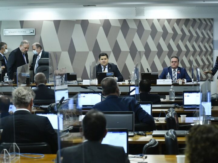 CCJ vota nesta quarta-feira PEC que altera escala de trabalho de 6×1 para 5×2