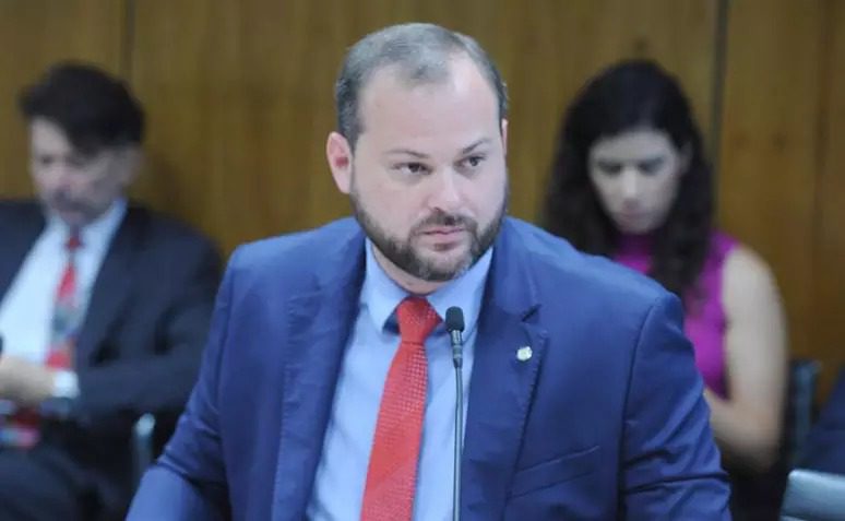 Deputado Victor Linhalis articula em Brasília e conquista medida importante para pescadores profissionais