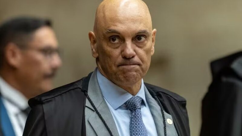 Alexandre de Moraes é notificado nos EUA em ação movida por empresa ligada a Donald Trump