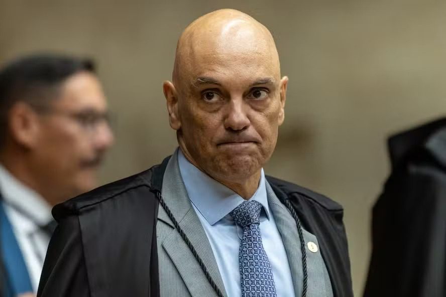Alexandre de Moraes é notificado nos EUA em ação movida por empresa ligada a Donald Trump