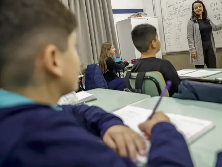 Senado aprova novo piso salarial para professores da educação básica