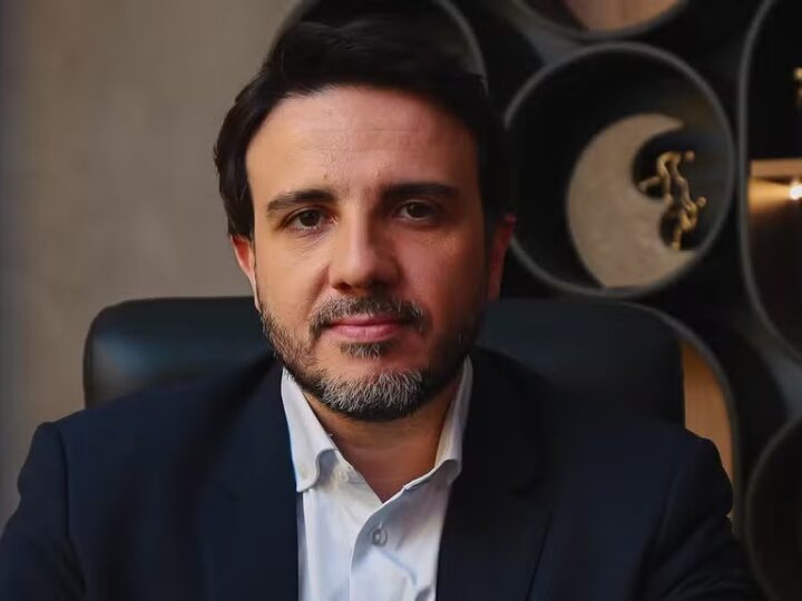 O efeito Renan Santos: crescimento nas redes já repercute nos bastidores da sucessão presidencial.