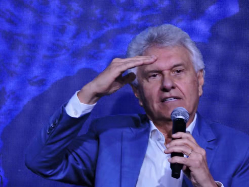 Caiado afirma que Flávio Bolsonaro perdeu força eleitoral e se coloca como alternativa para enfrentar Lula