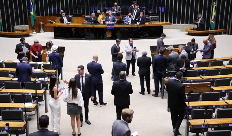 Câmara aprova convenção internacional sobre segurança e saúde no trabalho e amplia debate sobre proteção aos trabalhadores