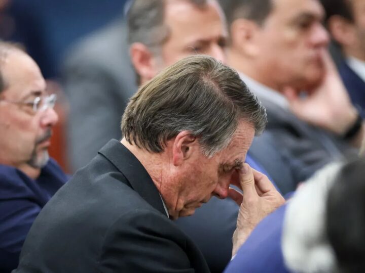 Crise envolvendo Michelle e Flávio preocupa aliados de Bolsonaro