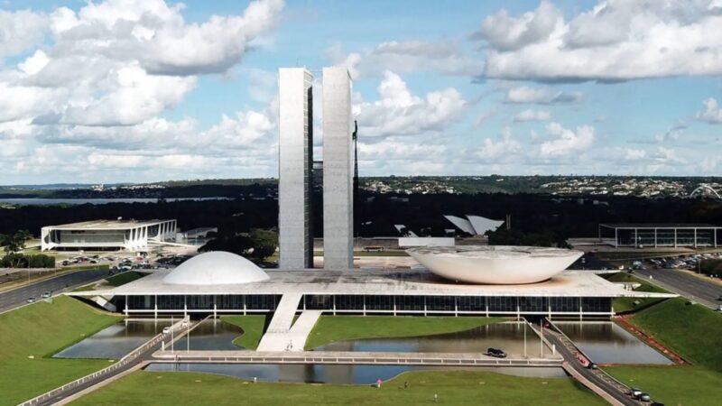 Senado aprova projeto que endurece penas para crimes sexuais contra crianças na internet