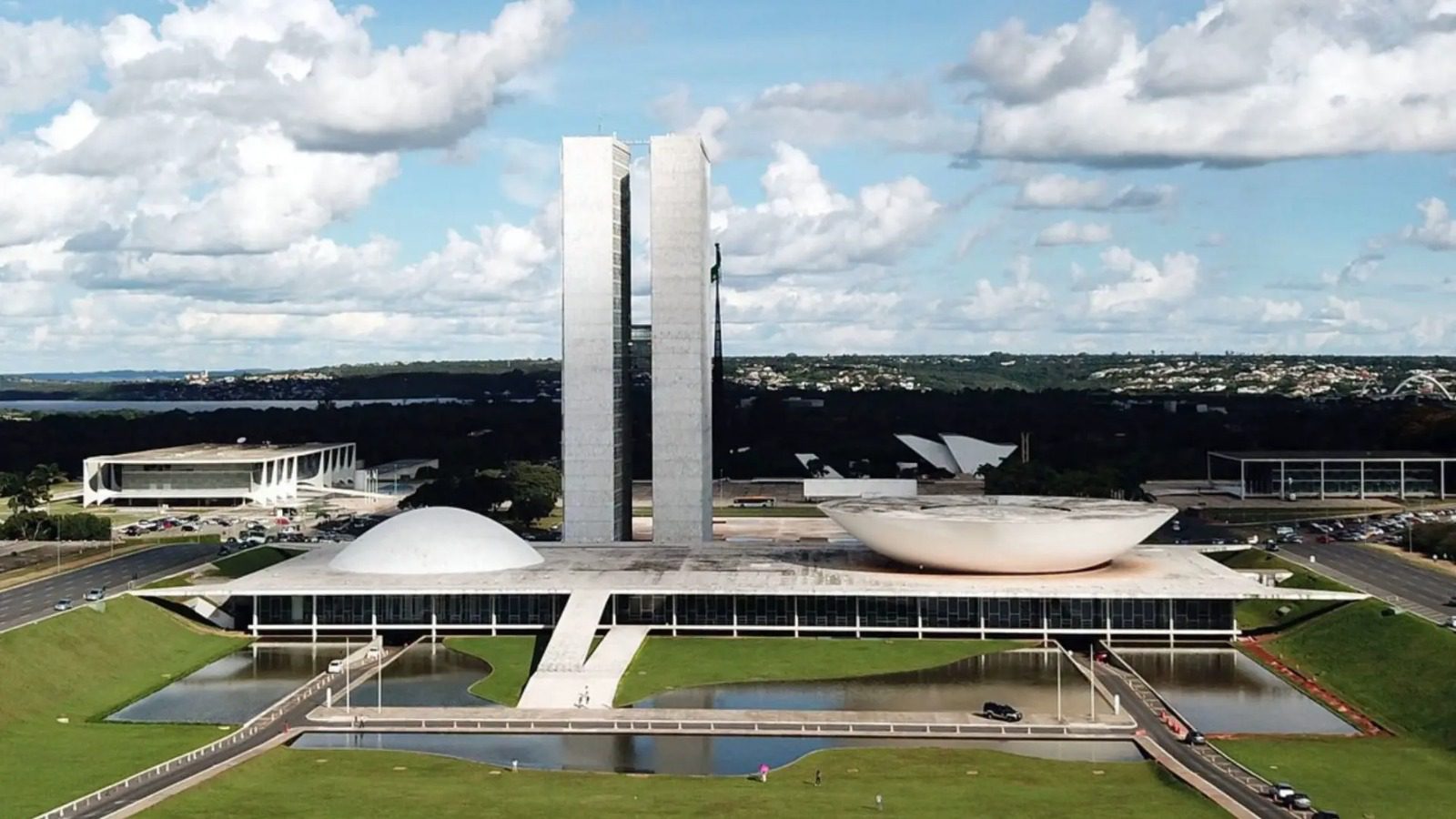 Senado aprova projeto que endurece penas para crimes sexuais contra crianças na internet