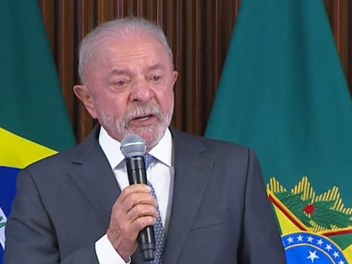 Lula reúne ministros no Planalto após novo tarifaço dos EUA e prepara reação do governo