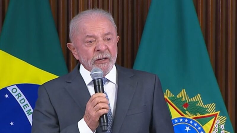 Lula reúne ministros no Planalto após novo tarifaço dos EUA e prepara reação do governo