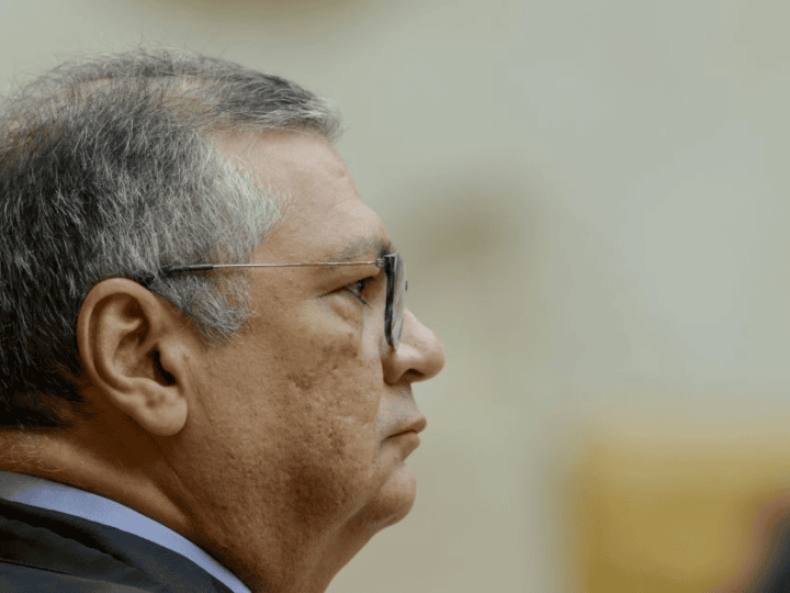 Dino cobra respostas de partidos sobre gestão de emendas parlamentares