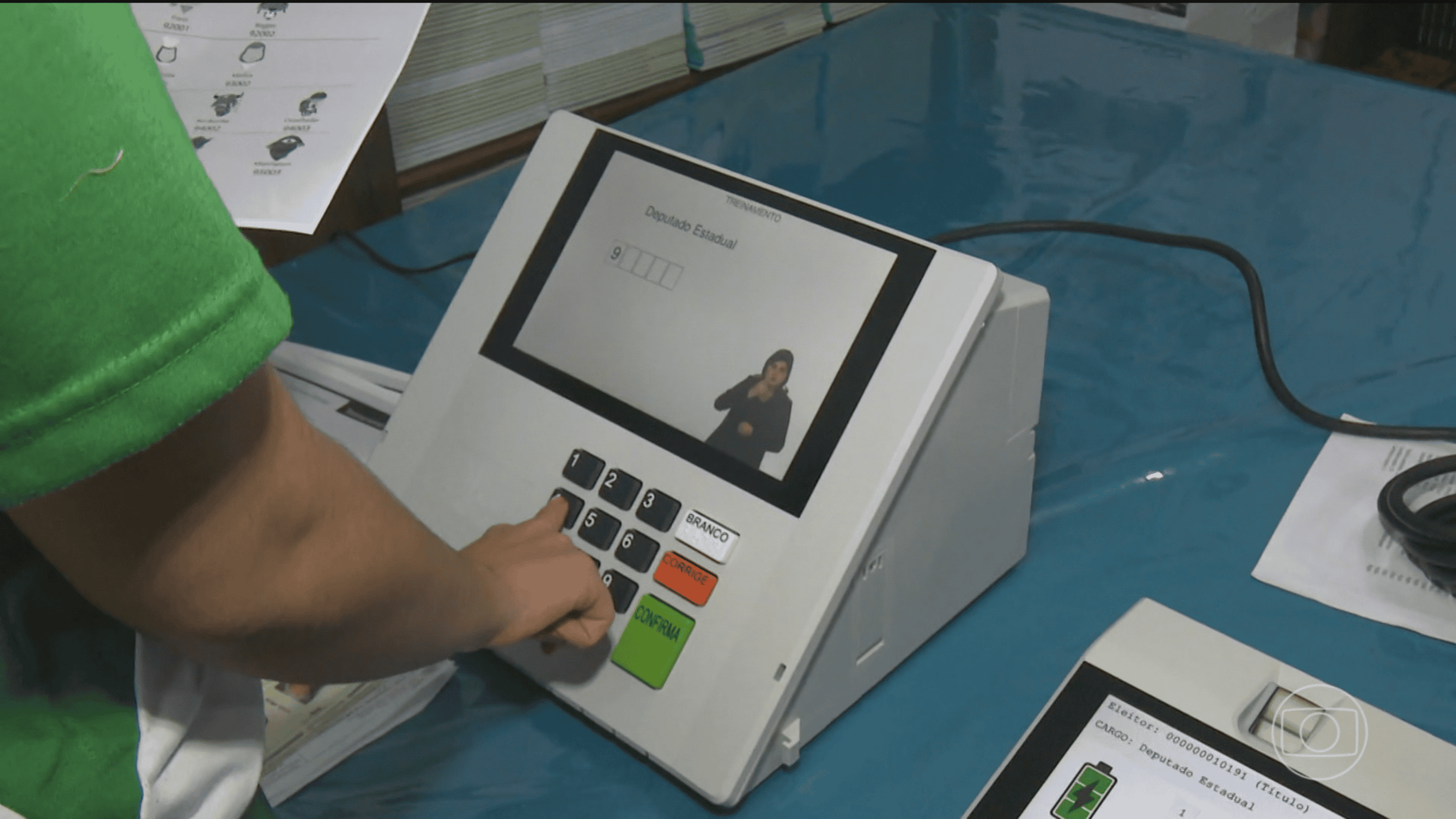 Eleições 2026: voto é obrigatório dos 18 aos 70 anos para pessoas alfabetizadas