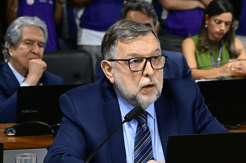Estatuto do Aprendiz avança no Senado e segue ao Plenário com urgência