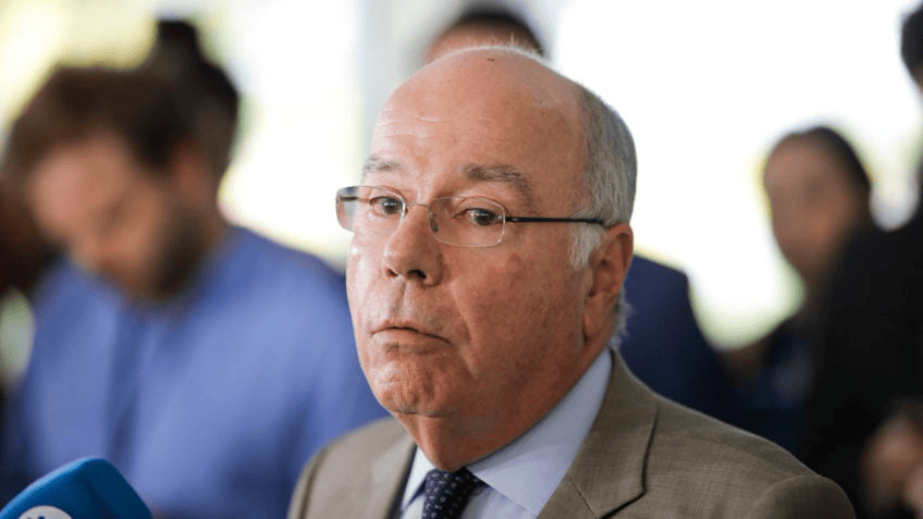 Mauro Vieira cobra fim dos ataques de Milei e defende retomada da relação com o Brasil