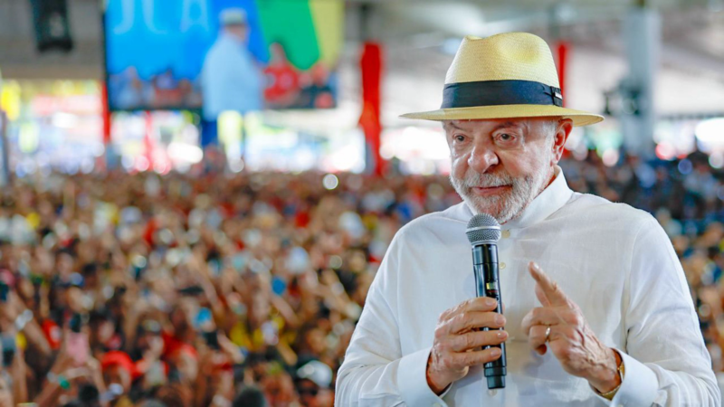 Mendonça manda Lula retirar vídeos com pedido antecipado de voto