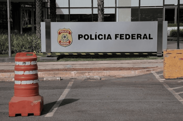 PF indicia empresário conhecido como Rei do Lixo e outras 24 pessoas na Operação Overclean